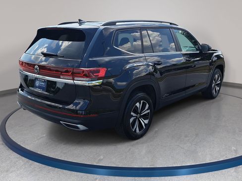 Certified 2025 Volkswagen Atlas SE FWD image 5