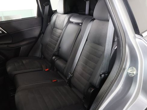 Used 2023 Mitsubishi Outlander SE Black Edition image 32