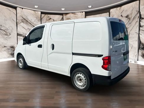 Used 2020 Nissan NV200 S w/ Sliding Glass Door Package image 8