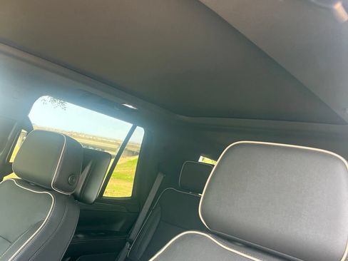 Used 2023 GMC Yukon SLT w/ SLT Premium Package RWD image 9