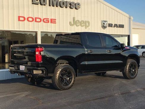 Used 2021 Chevrolet Silverado 1500 Custom Trail Boss w/ Midnight Edition AWD/4WD image 3