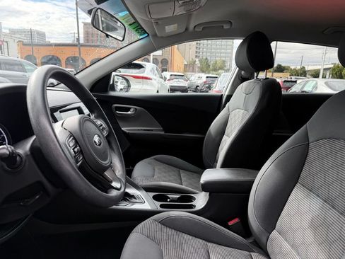 Used 2017 Kia Niro LX FWD image 14