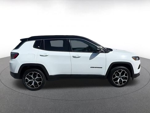 Used 2025 Jeep Compass Limited AWD/4WD image 13