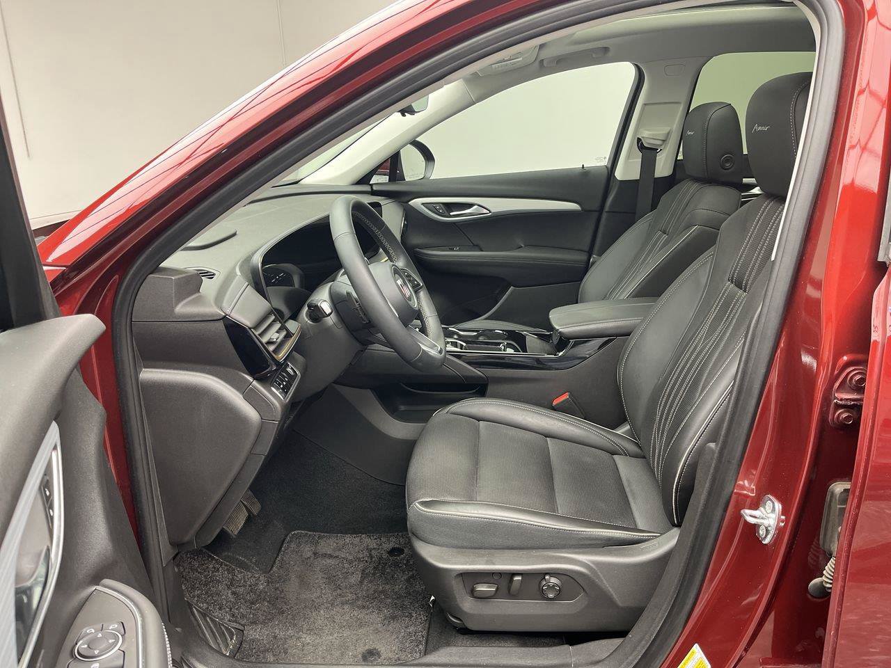 Certified 2024 Buick Envision Avenir AWD/4WD image 3
