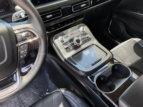 Used 2022 Lincoln Nautilus FWD image 27
