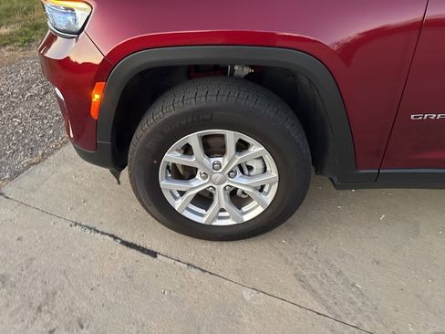 Used 2023 Jeep Grand Cherokee Limited image 52