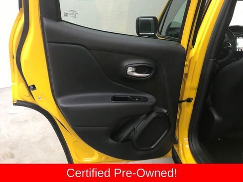 Certified 2023 Jeep Renegade Latitude image 23