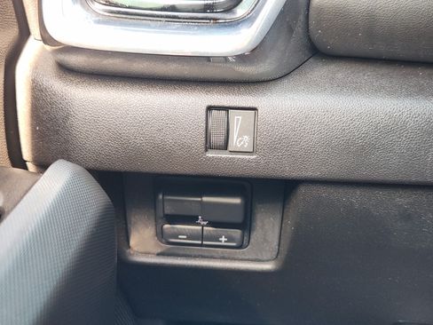 Used 2024 GMC Canyon Elevation RWD image 22