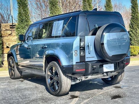 New 2026 Land Rover Defender 110 X-Dynamic SE image 3