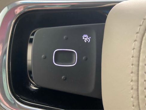 Used 2024 Lincoln Nautilus Reserve image 21