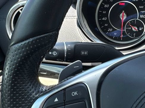Used 2020 Mercedes-Benz SL 550 image 16