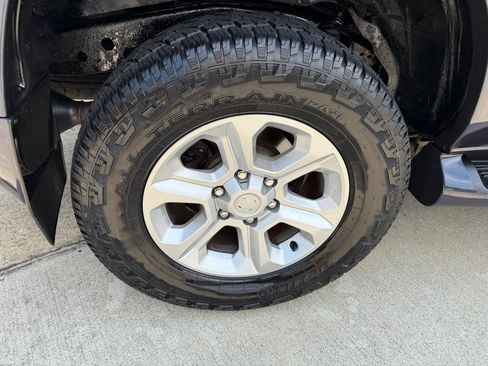 Used 2004 Lexus GX 470 AWD/4WD image 11