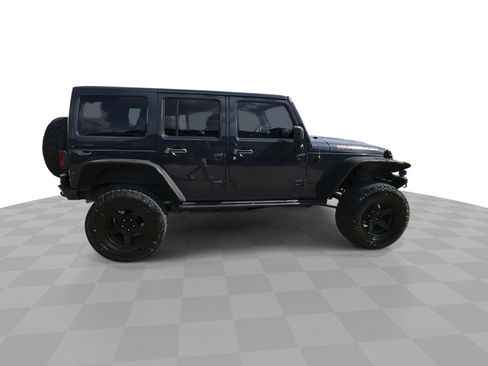 Used 2016 Jeep Wrangler Unlimited Rubicon w/ Connectivity Group AWD/4WD image 9