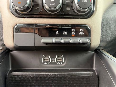 Used 2021 RAM 1500 Laramie AWD/4WD image 9