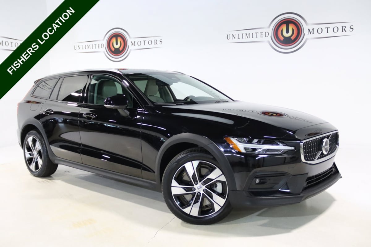 Used 2026 Volvo V60 B5 Cross Country Plus AWD/4WD image 1