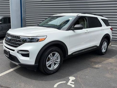 Certified 2023 Ford Explorer XLT w/ Equipment Group 202A AWD/4WD image 1