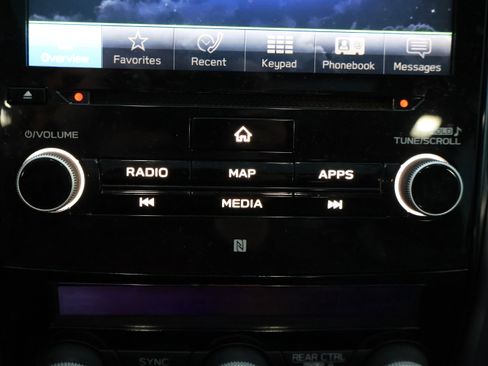 Used 2022 Subaru Ascent Limited w/ Technology Package image 31