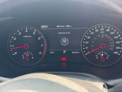 Used 2018 Kia Stinger GT2 AWD/4WD image 18