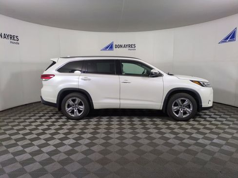 Used 2019 Toyota Highlander Limited AWD/4WD image 9