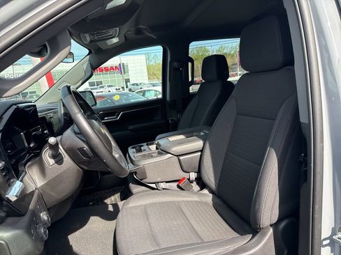 Used 2024 Chevrolet Silverado 1500 LT image 7