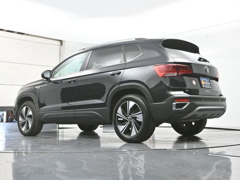 Used 2024 Volkswagen Taos SE image 32