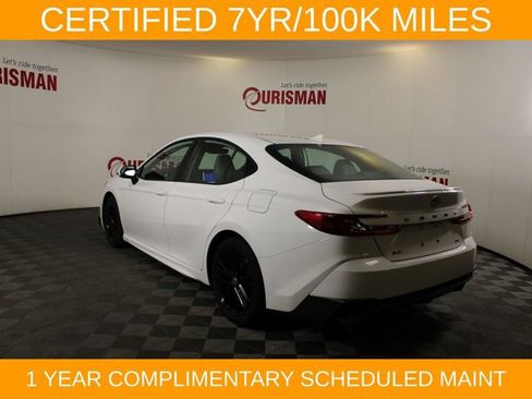Used 2025 Toyota Camry SE w/ Convenience Package FWD image 5