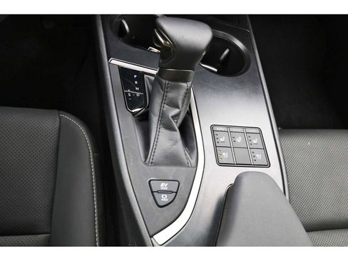 Used 2024 Lexus UX 250h F Sport FWD image 26