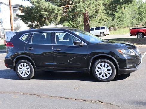 Used 2018 Nissan Rogue S AWD/4WD image 2
