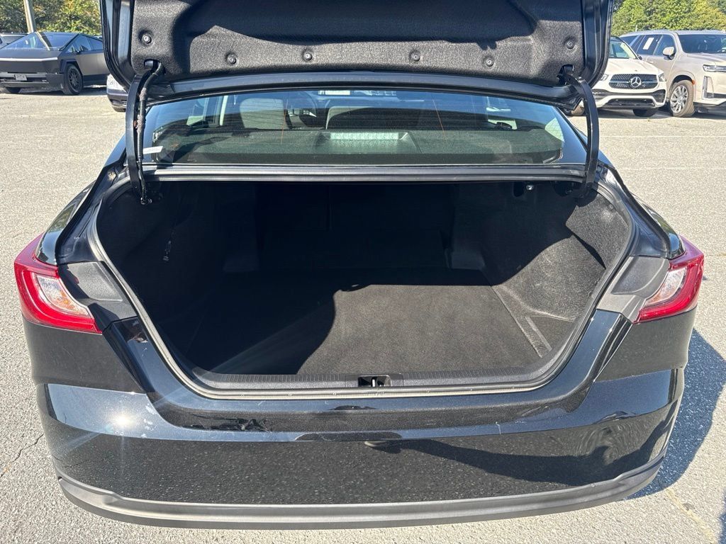 Used 2025 Toyota Camry LE FWD image 23
