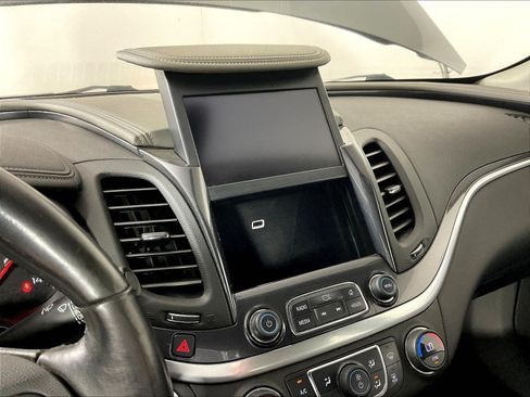 Used 2019 Chevrolet Impala LT FWD image 35
