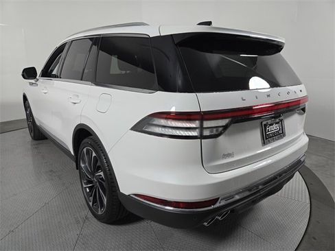 New 2026 Lincoln Aviator Reserve image 7