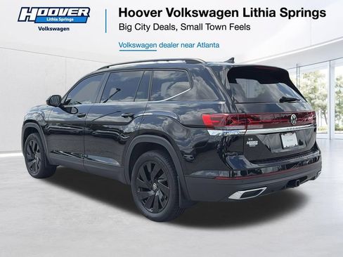 Certified 2026 Volkswagen Atlas SE w/ Panoramic Sunroof Package FWD image 24