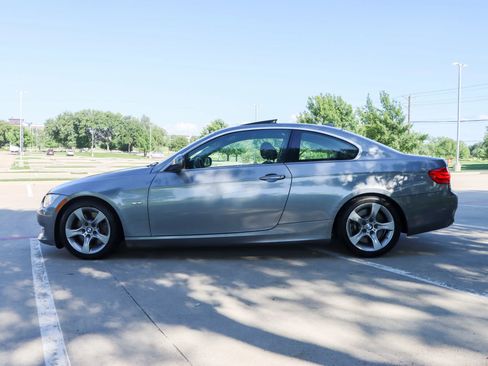 Used 2011 BMW 335i Coupe w/ Premium Pkg RWD image 4