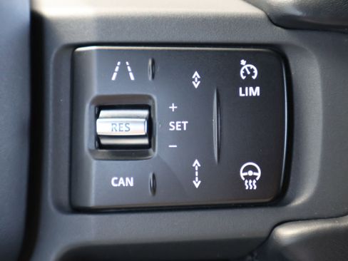 Used 2023 Land Rover Defender 130 X image 17