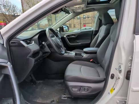 Used 2025 Toyota RAV4 XLE w/ Convenience Package image 15
