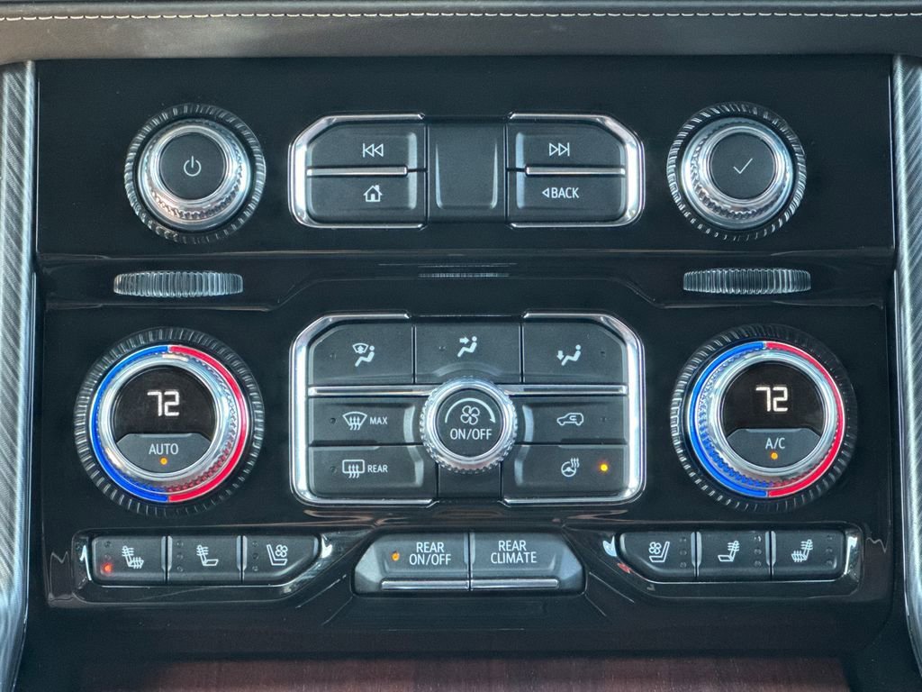 Certified 2024 GMC Yukon Denali Ultimate AWD/4WD image 32