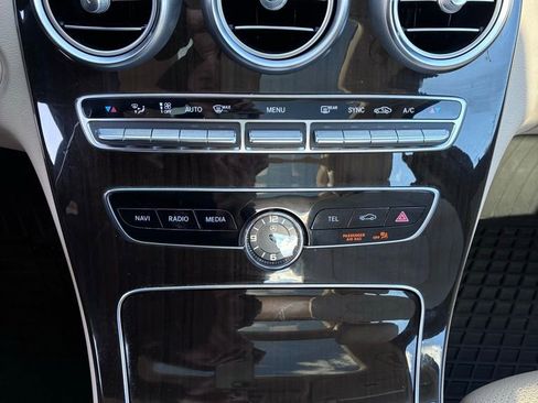 Used 2019 Mercedes-Benz C 300 4MATIC Sedan image 36