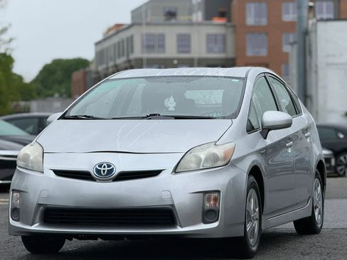 Used 2010 Toyota Prius Five FWD image 2