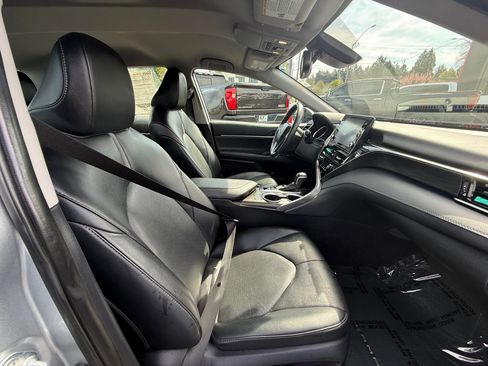 Used 2024 Toyota Camry XLE w/ Cold Weather Package FWD image 7