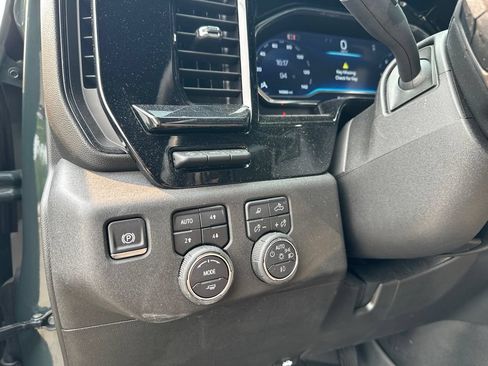 Used 2025 Chevrolet Silverado 2500 ZR2 w/ Technology Package AWD/4WD image 25