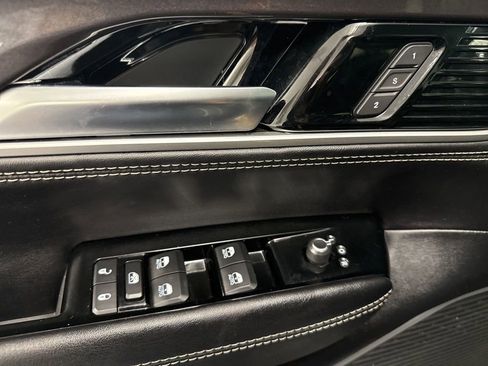 Used 2023 Jeep Wagoneer 4WD w/ Premium Group I image 16