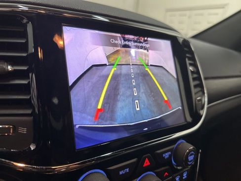 Used 2020 Jeep Grand Cherokee Limited w/ Luxury Group II image 48