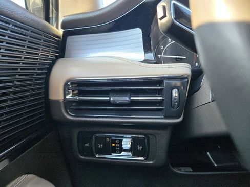 Used 2022 Lincoln Corsair AWD w/ Equipment Group 101A image 24