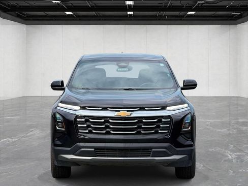 Used 2026 Chevrolet Equinox LT FWD image 2