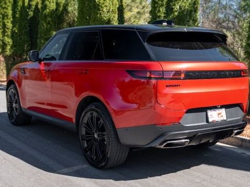 Used 2024 Land Rover Range Rover Sport SE AWD/4WD image 15
