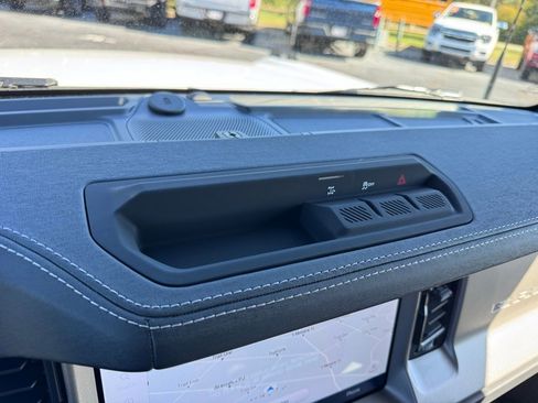 New 2025 Ford Bronco Outer Banks image 34