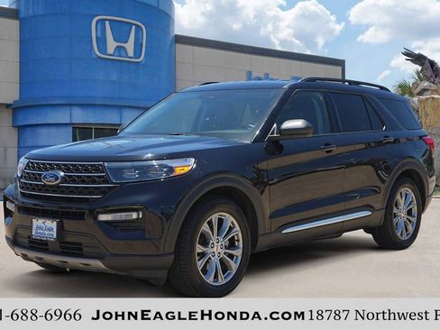 Used 2022 Ford Explorer XLT w/ Equipment Group 202A RWD image 1