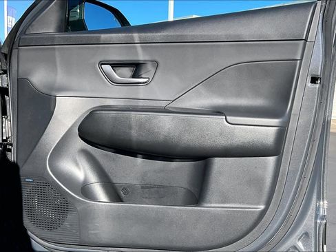 Used 2024 Hyundai Kona Limited image 26