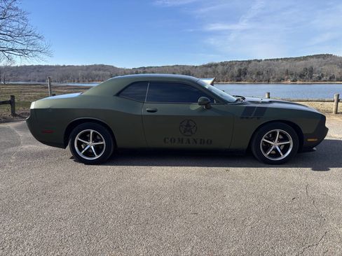 Used 2013 Dodge Challenger R/T Plus image 1