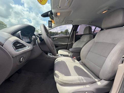 Used 2017 Chevrolet Cruze LT w/ Convenience Package FWD image 17